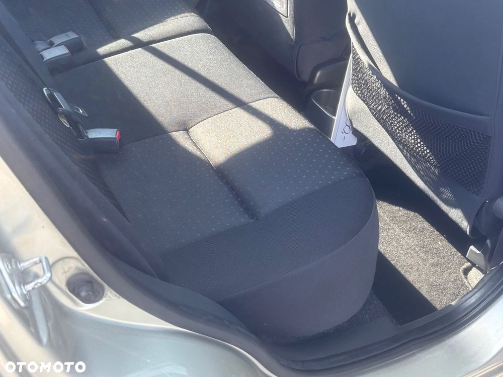 Daihatsu Sirion 1.3 - 10