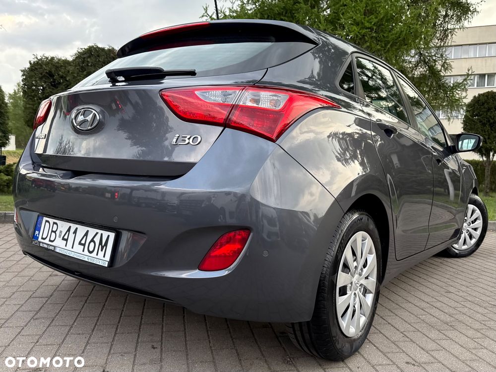 Hyundai i30 blue 1.6 CRDi Passion - 3