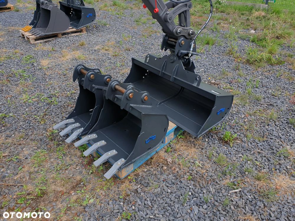Volvo ECR25D NOWA DOSTĘPNA OD RĘKI, SZYBKOZŁĄCZE, DŁUGIE RAMIĘ, OBRÓT W OBRYSIE - 23