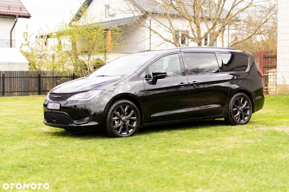 Chrysler Pacifica - 7