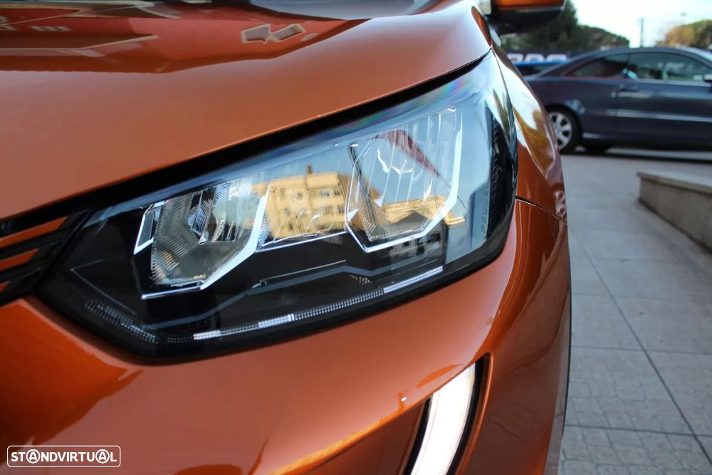 Peugeot e-2008 50 kWh Allure - 3