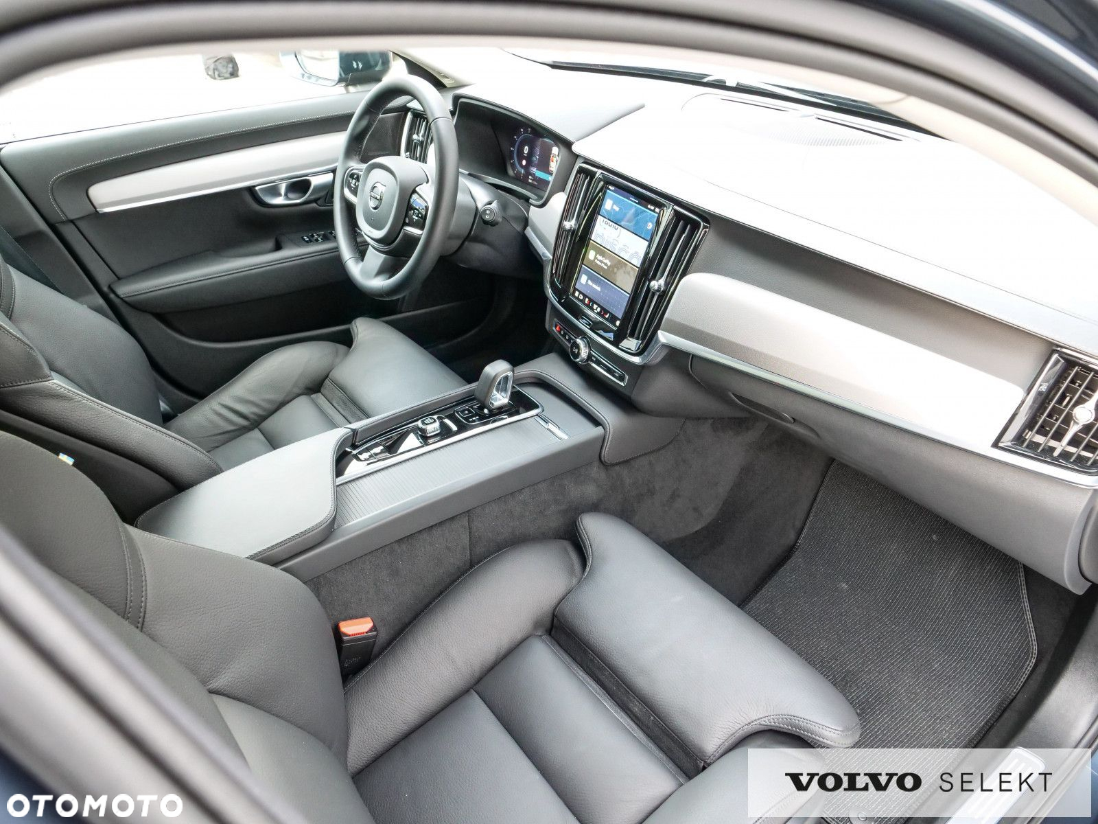 Volvo V90 Cross Country - 33