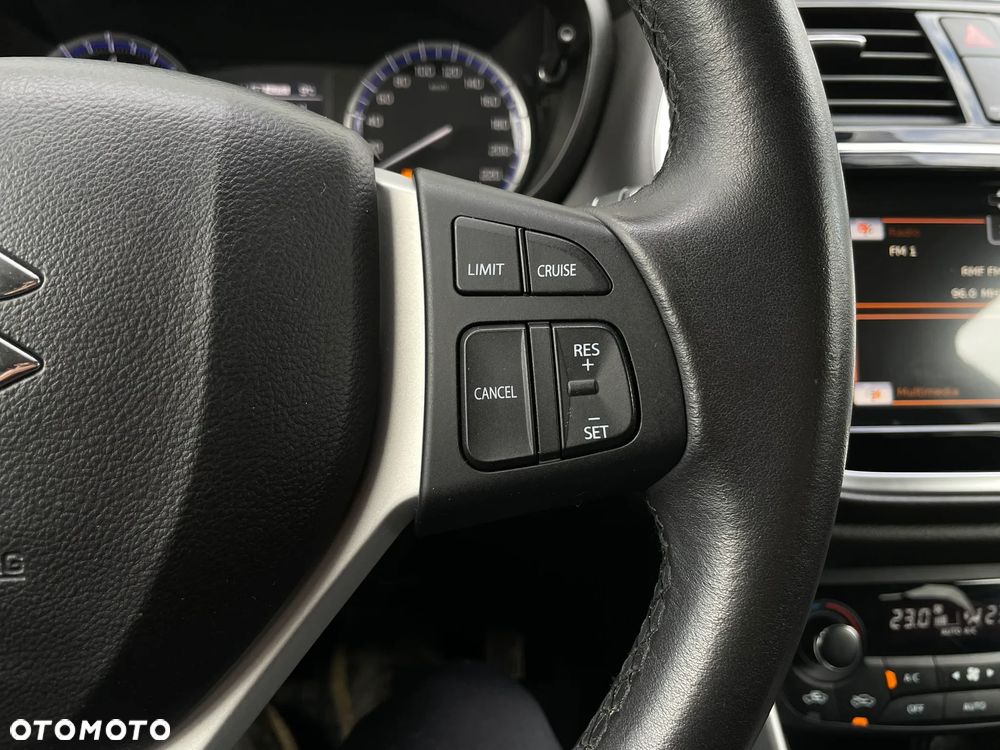 Suzuki SX4 S-Cross 1.4 T Premium 4WD - 40