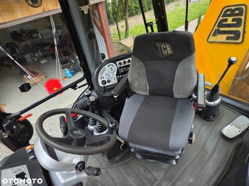 JCB 3CX - 16