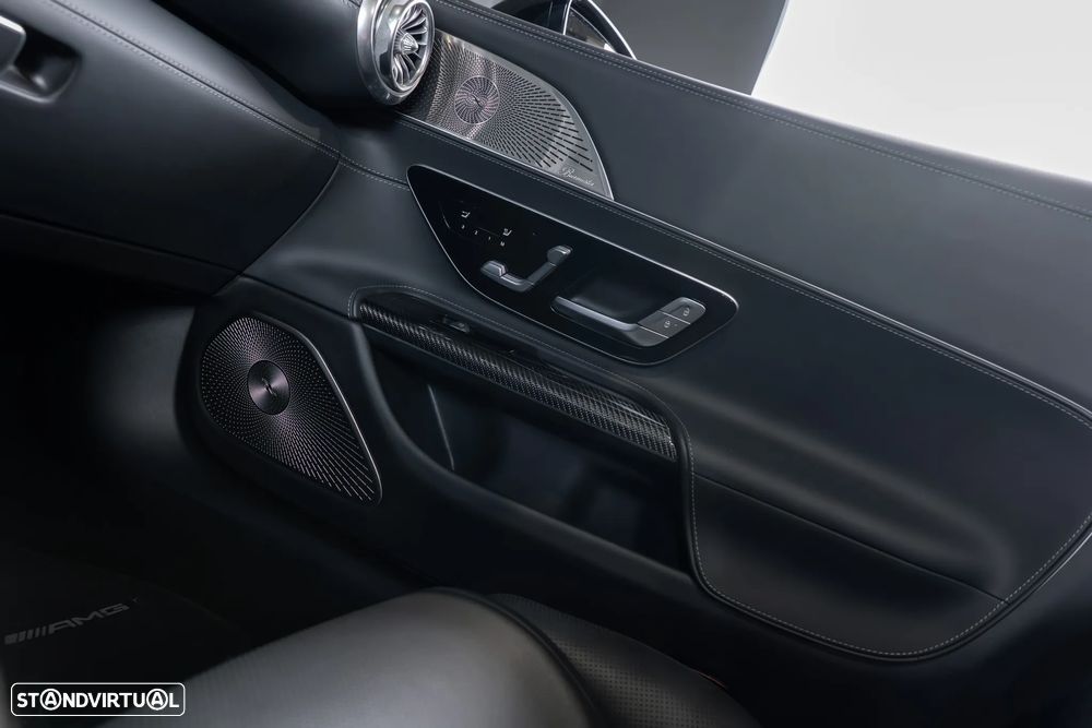 Mercedes-Benz SL 63 AMG 4Matic+ - 34