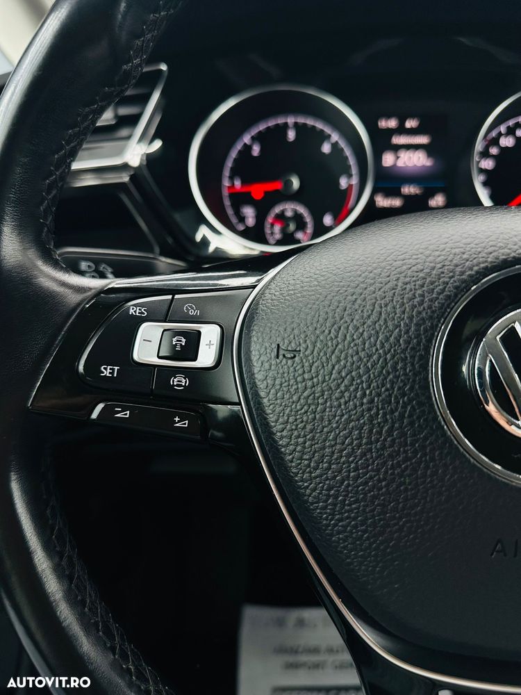 Volkswagen Touran 1.6 TDI SCR (BlueMotion Technology) Comfortline - 34
