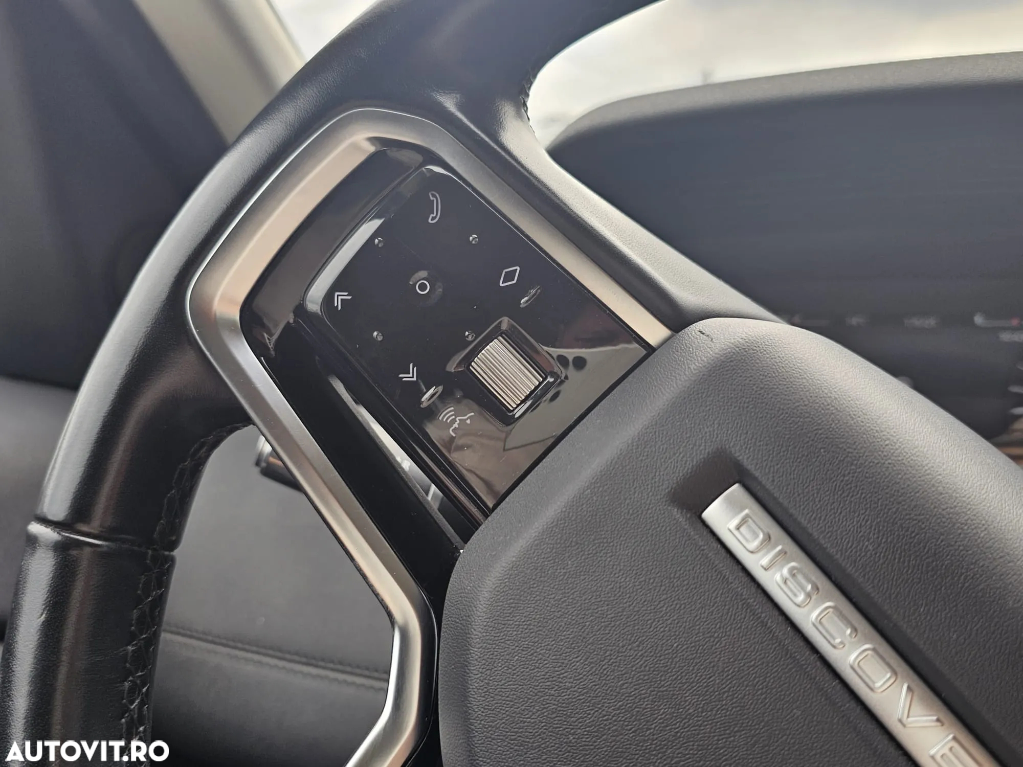 Land Rover Discovery Sport 2.0 D200 MHEV Urban Edition - 17