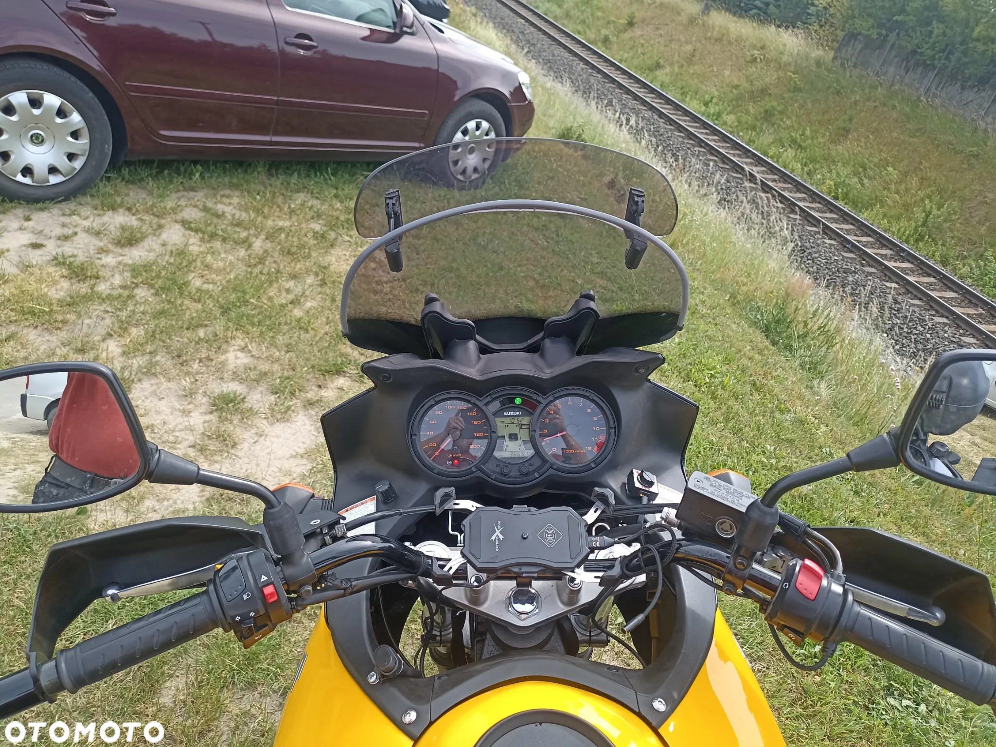 Suzuki V-STROM - 4