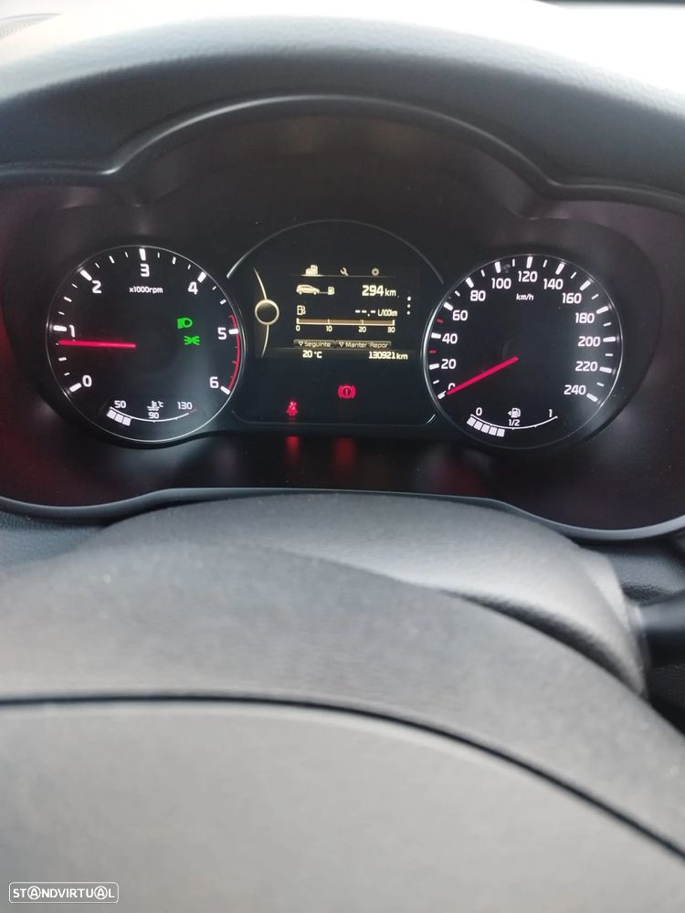 Kia Carens 1.7 CRDi ISG TX - 5