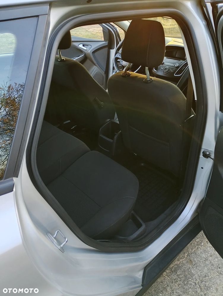 Ford Focus 1.5 TDCi Trend - 6
