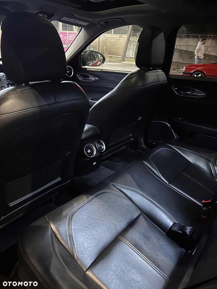 Alfa Romeo Giulia 2.0 Turbo Veloce Q4 - 13