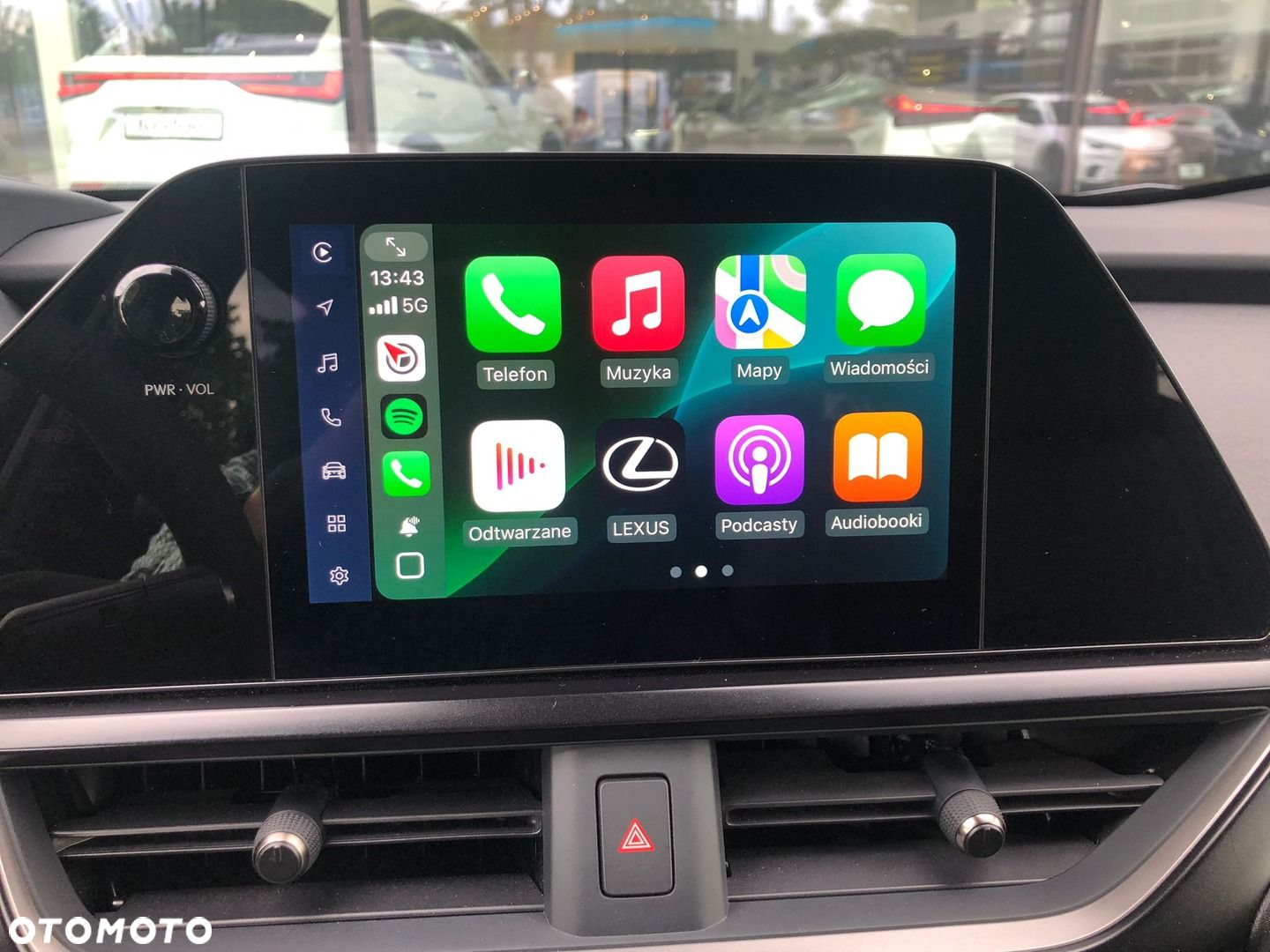Lexus UX - 15