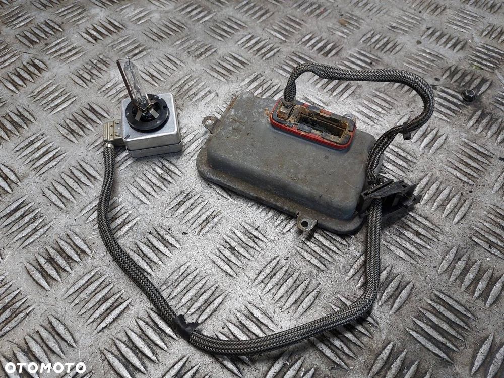 PRZETWORNICA XENON MERCEDES-BENZ W204 C220 2048700126 ID: 237394 - 1