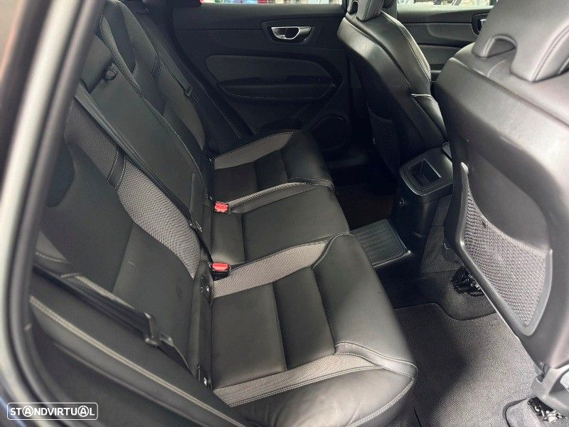 Volvo XC 60 2.0 T8 PHEV R-Design AWD - 41