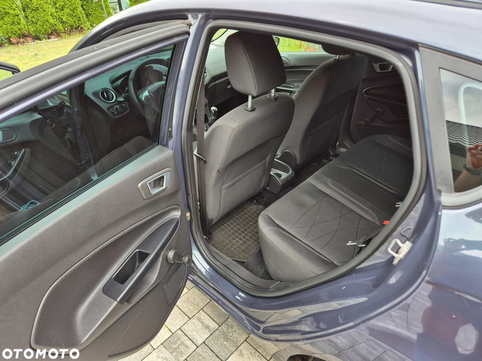 Ford Fiesta 1.5 TDCi Ambiente - 10