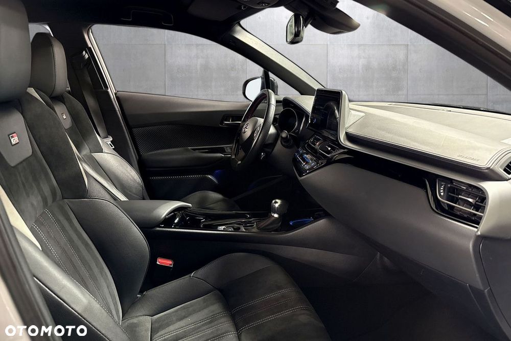 Toyota C-HR 1.8 Hybrid GPF GR Sport - 24