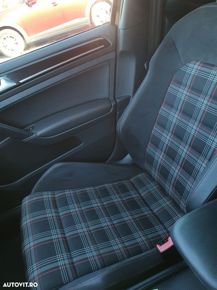 Volkswagen Golf GTI BlueMotion Technology DSG - 32