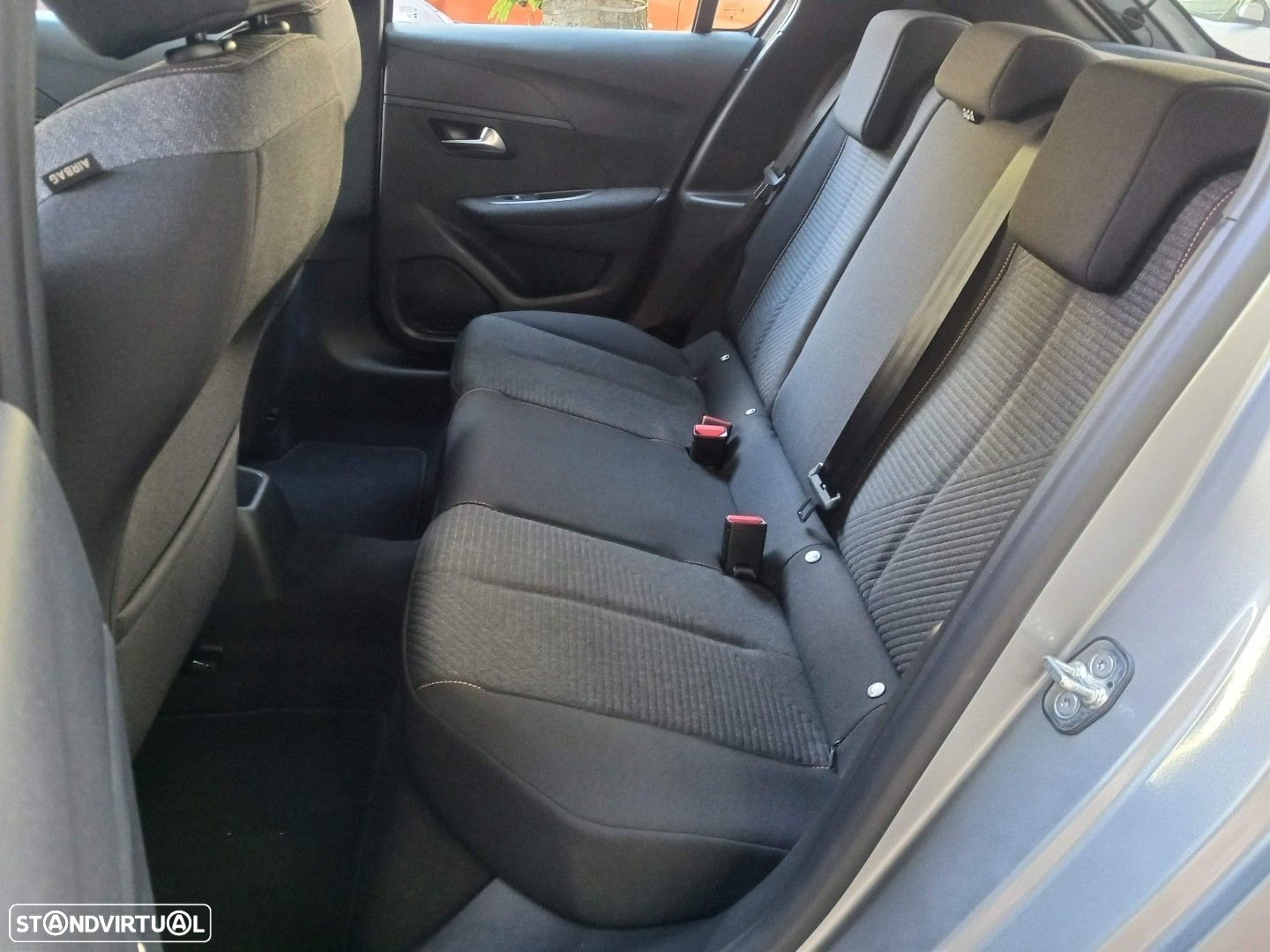 Peugeot 208 1.2 PureTech Style - 31