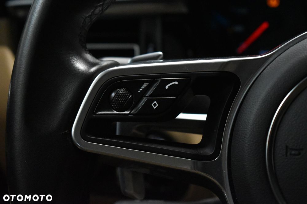 Porsche Macan Standard - 11