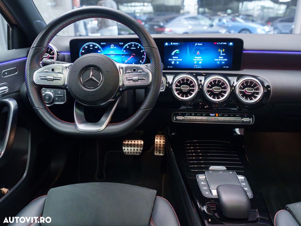 Mercedes-Benz A 250 4Matic 7G-DCT AMG Line - 2