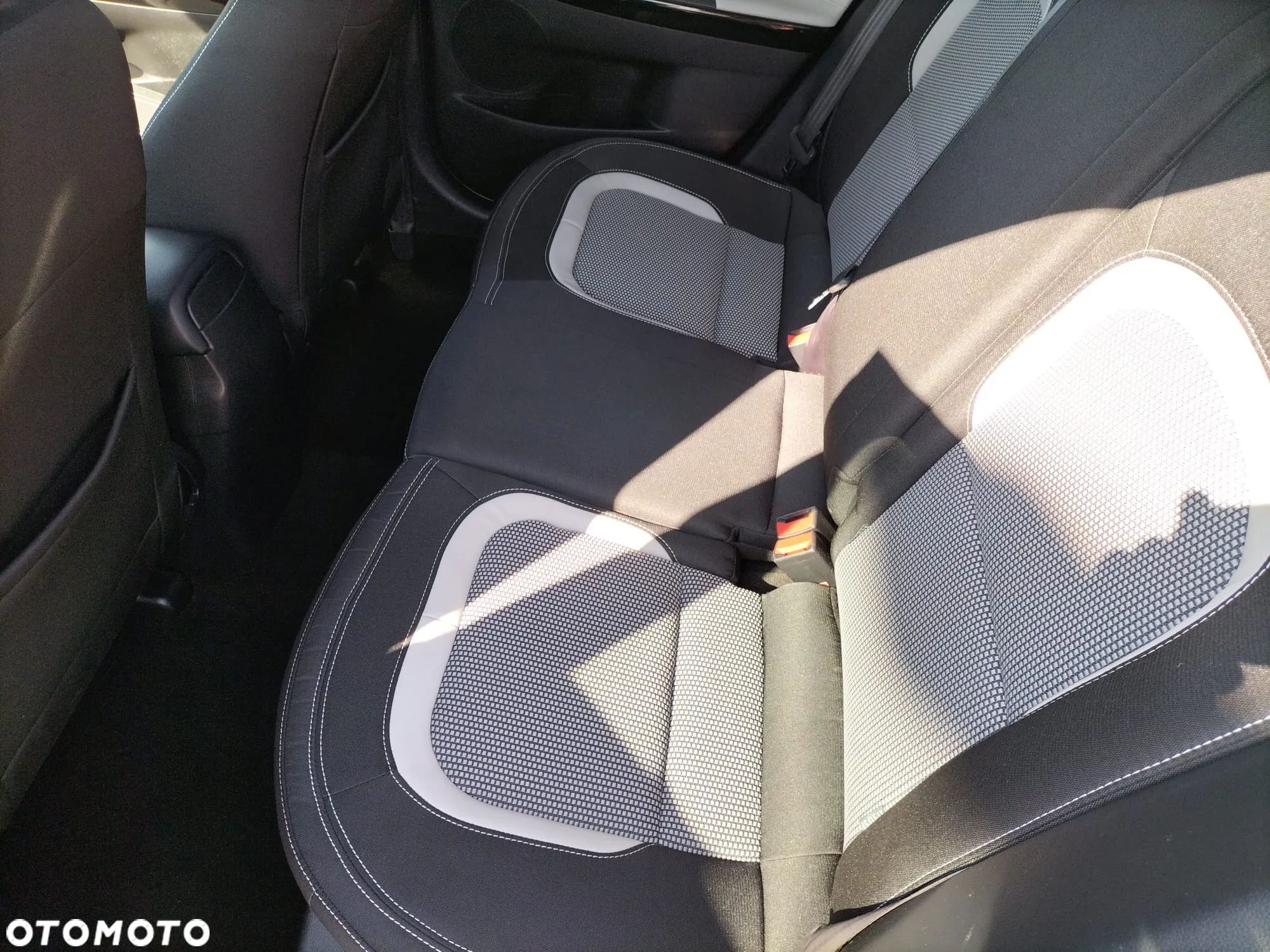 Kia Ceed 1.6 CRDi 128 Fifa World Cup Edition - 33
