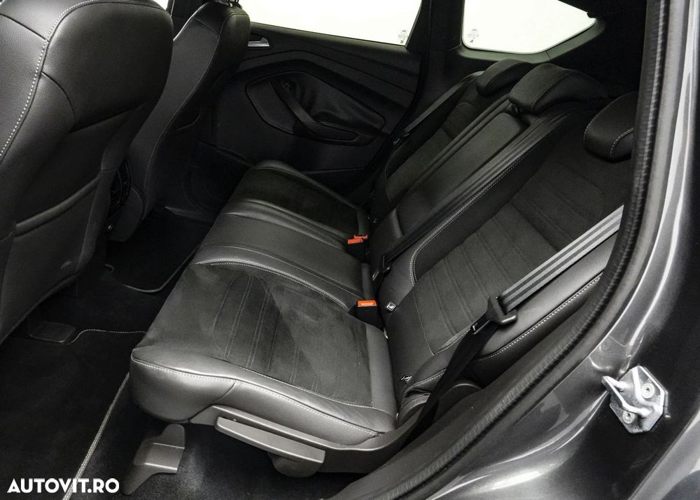 Ford Kuga 2.0 TDCi 4WD Powershift ST-Line - 14