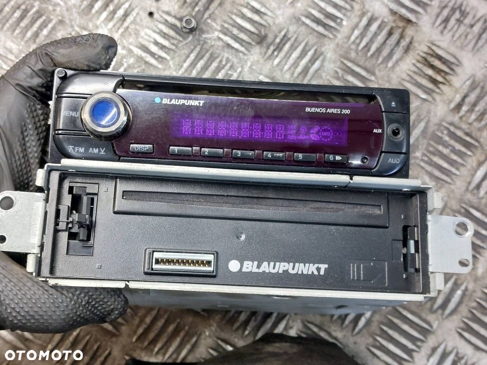 RADIO ODTWARZACZ SAMOCHODOWY BLAUPUNKT BUENOS AIRES 200 CD AUX - 5