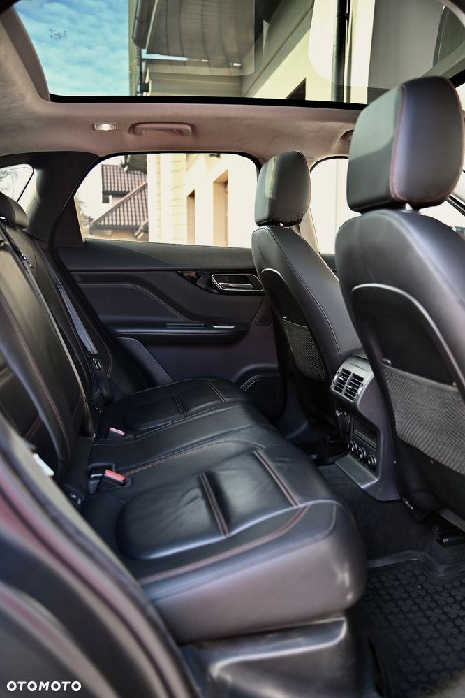 Jaguar F-Pace - 14
