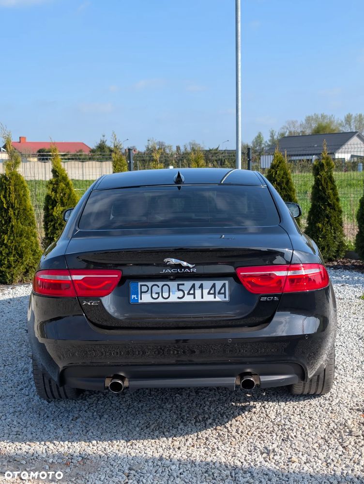 Jaguar XE 2.0 T Prestige - 12