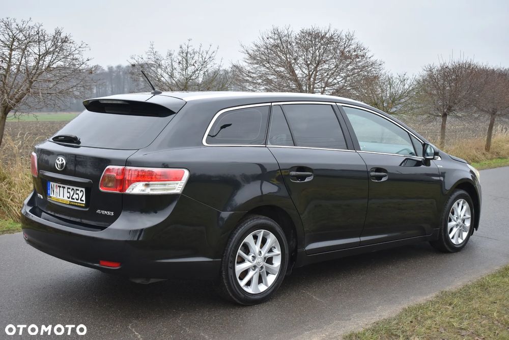 Toyota Avensis - 10
