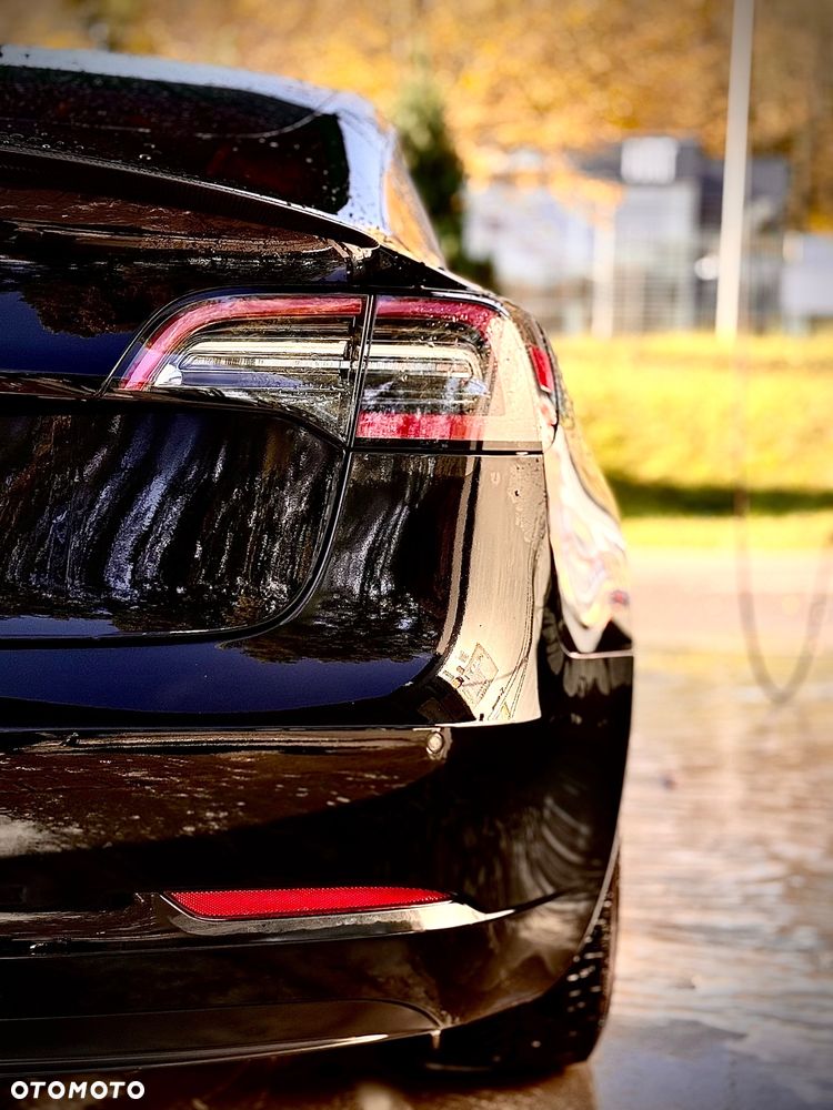 Tesla Model 3 - 8