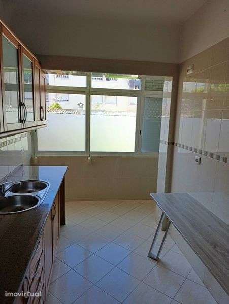 Apartamento t2 à venda na Avenida General Humberto Delgado, Paio Pires - Grande imagem: 2/12