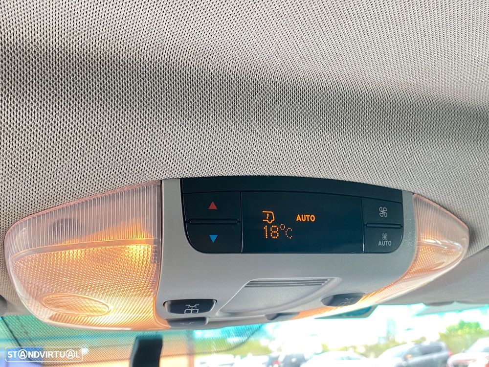 Mercedes-Benz Viano - 10