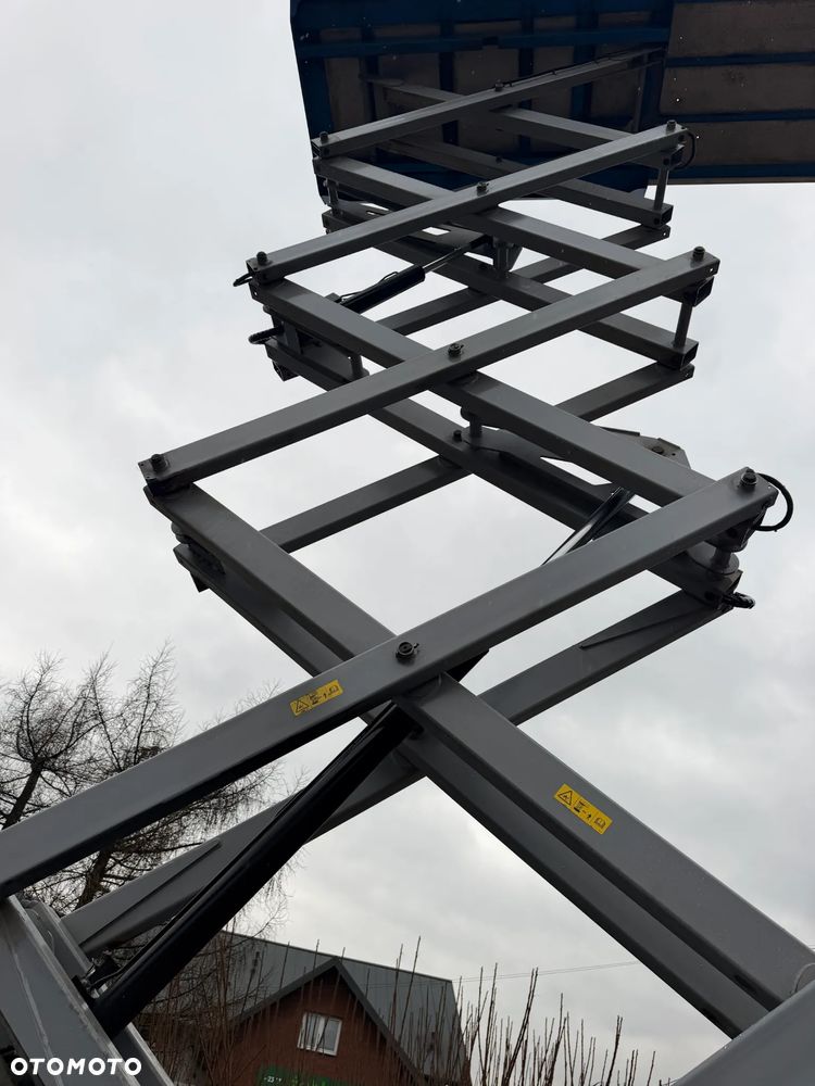 Genie Zwyżka Terenowa GS-4069RT Podnośnik Nożycowy Dźwig 14,5 metra jak Nowa z salonu! 960 mtg. 2013 rok, Pochodzi z Norweskiego urzędu Komuny. Zadbana! 4x4 Silnik Kubota. Zero Luzów i wycieków. Aktualne Serwisy DEKRA BMWT. Wysuwany Balkon. Sterowana z dołu i góry. Okazja Tanio !! Dokumentacja! Bez DPF, adBLUE - 39