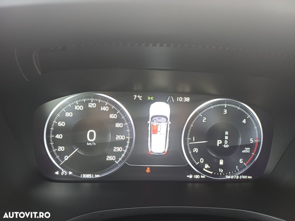 Volvo V60 B4 MHEV AT8 FWD Momentum Pro - 16