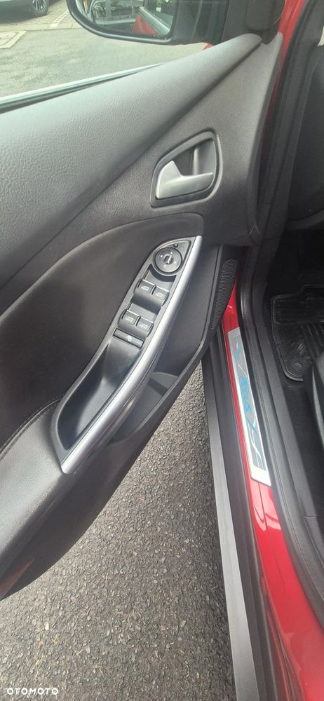 Ford Focus 1.0 EcoBoost Titanium - 32
