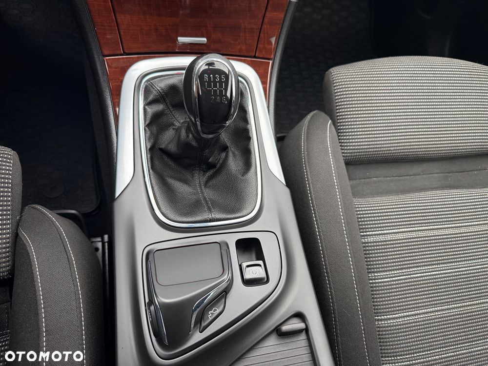 Opel Insignia - 35