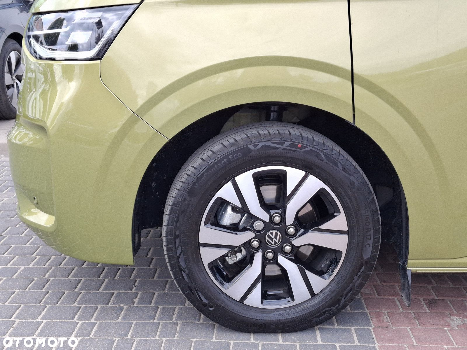 Volkswagen Caravelle - 11