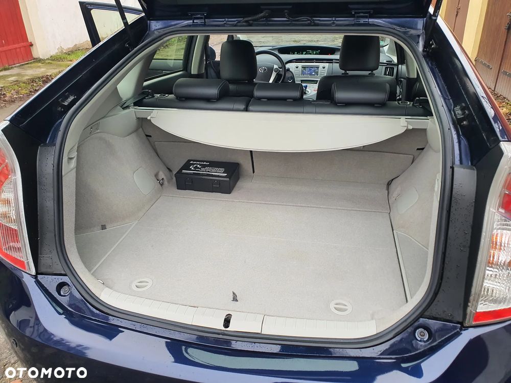 Toyota Prius (Hybrid) - 20