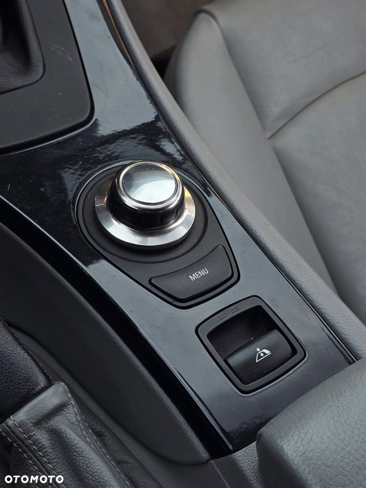 BMW Seria 3 330i M Sport Edition - 30