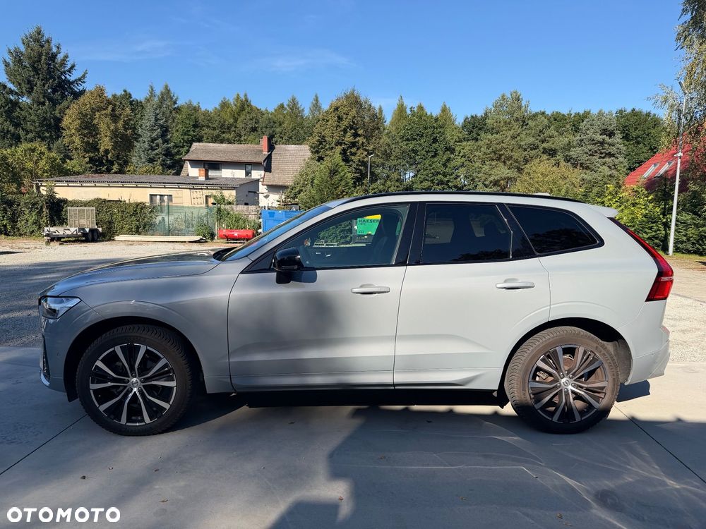 Volvo XC 60 B5 B AWD Plus Dark - 4