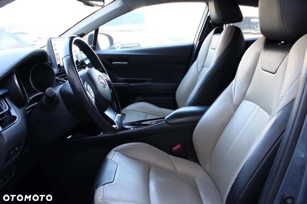 Toyota C-HR - 11