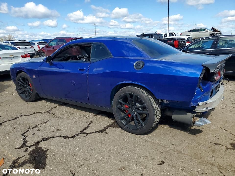 Dodge Challenger - 2