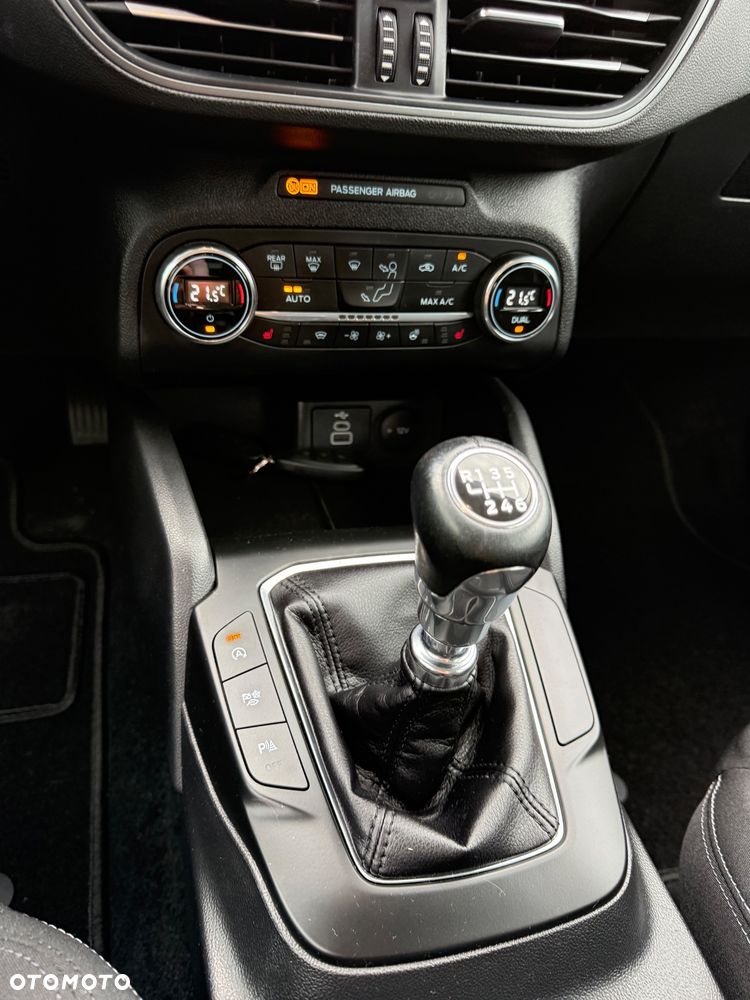 Ford Focus 1.5 EcoBlue STart-Stopp-System TITANIUM - 19