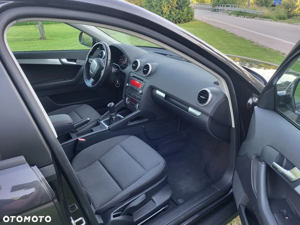 Audi A3 Sportback 1.4 TFSI Ambiente - 4
