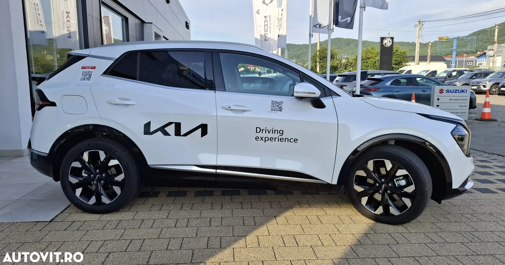 Kia Sportage 1.6 T-GDI PHEV 6AT 4x4 Business Line - 4