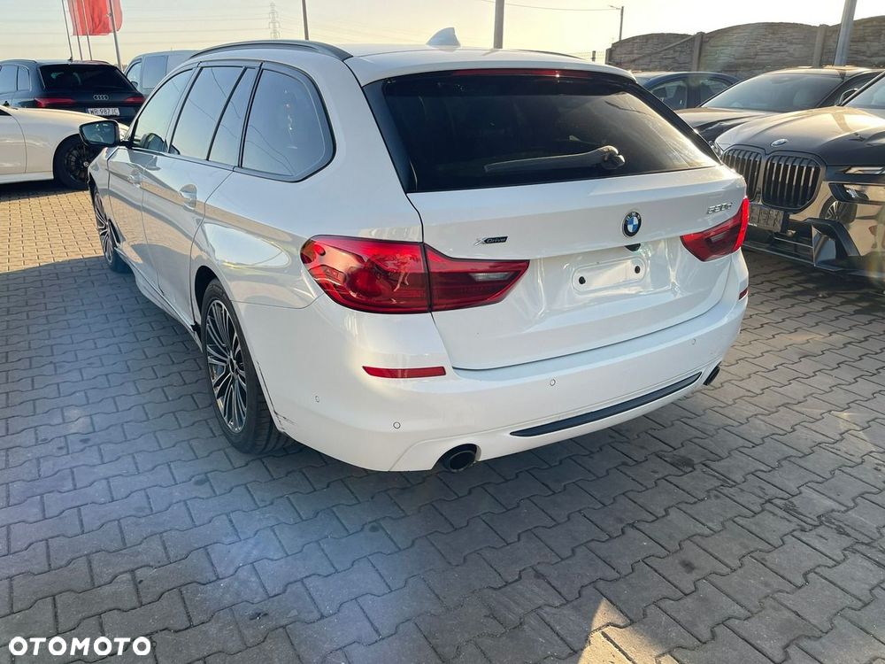BMW Seria 5 520d xDrive Sport Line - 4
