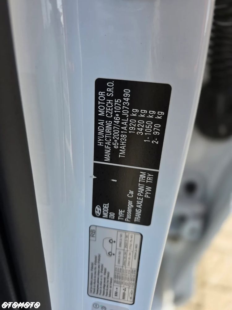 Hyundai i30 1.6 D Comfort - 32