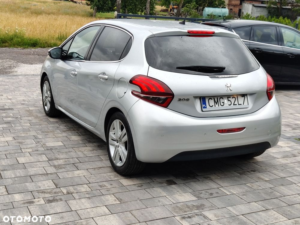 Peugeot 208 - 4
