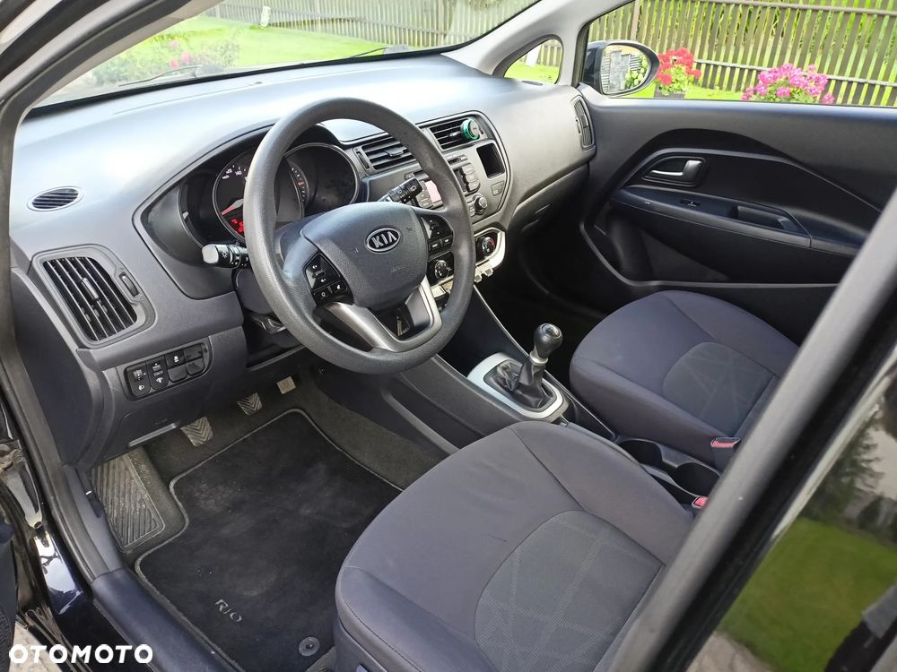 Kia Rio - 8